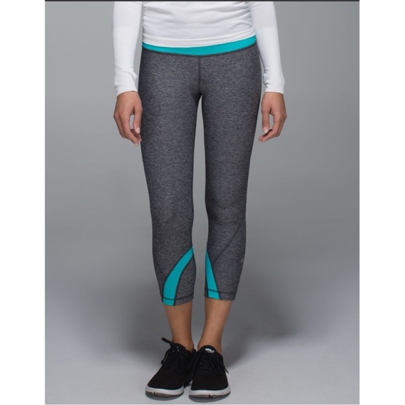 Lululemon Run Inspire Crop II All Luxtreme Heathered Black / Blue Tropics size 8 - Picture 1 of 9